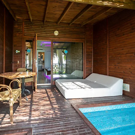 Flora Garden Hotel